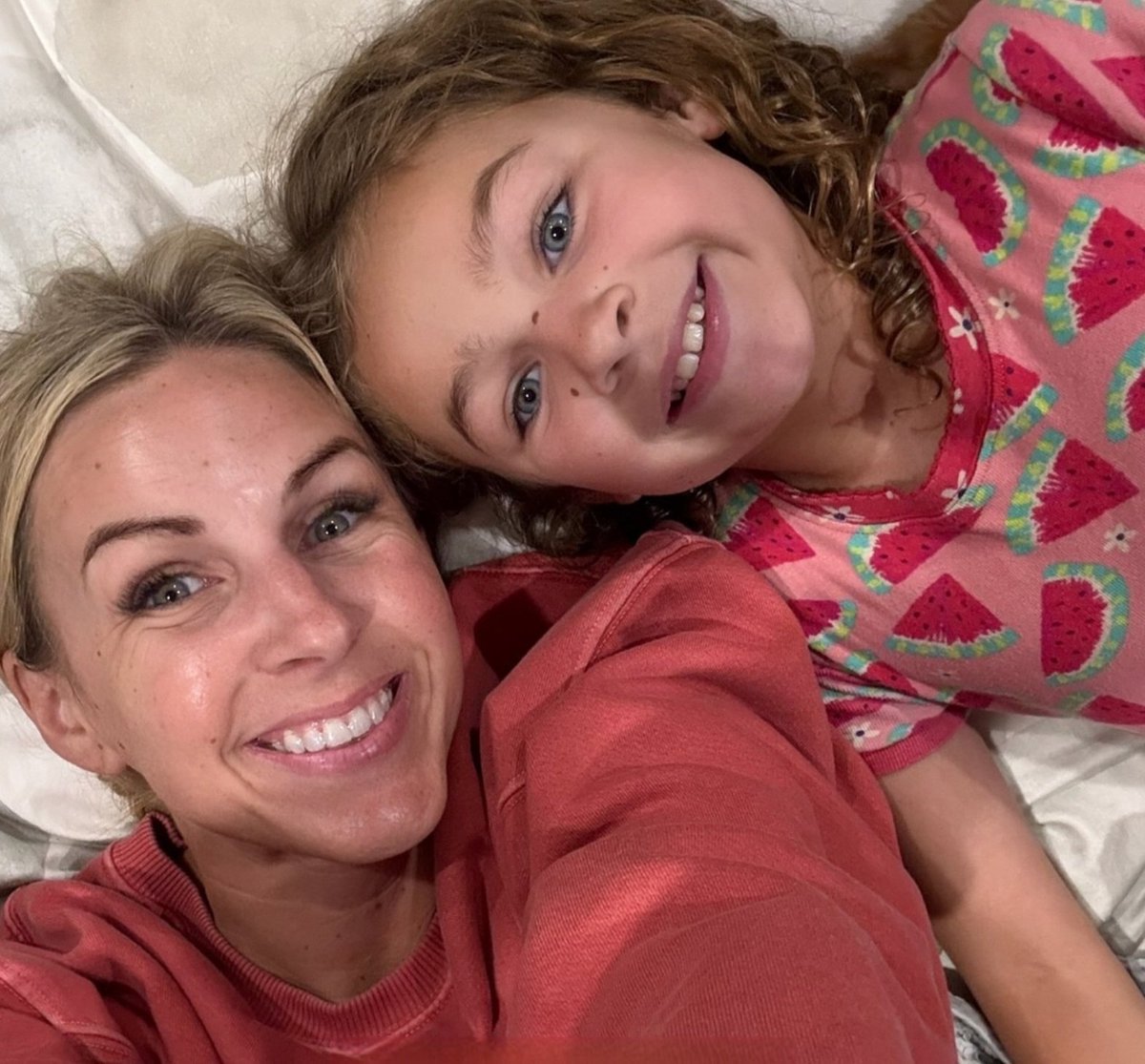 jmomma07's tweet photo. Woke up on the good side of the bed today 😁❤️ https://t.co/C60X24uxk1