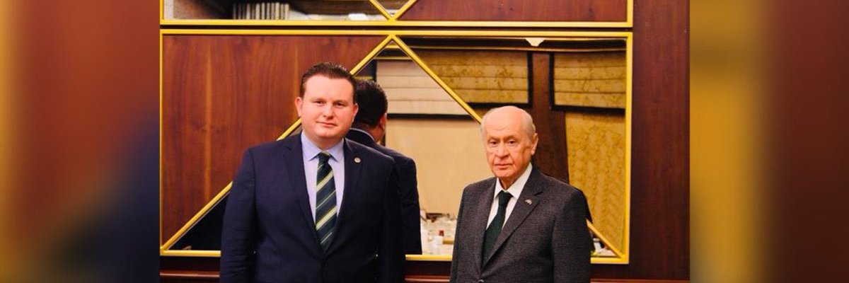CamurMehmet123's tweet photo. Başbuğumuzun bize emanet ettiği tertemiz idealleri, fikirleri, DAVA’mızı gelecek nesillere aktaran Liderimiz Sayın Devlet Bahçeli’nin çalışma ve yol arkadaşı Muhammet Levent Bülbül, BİZ ülkücüler için Başbuğumuzun Alparslan Türkeş’in öz ev evladıdır.

@mleventbulbul https://t.co/Xe8dCEGwbC