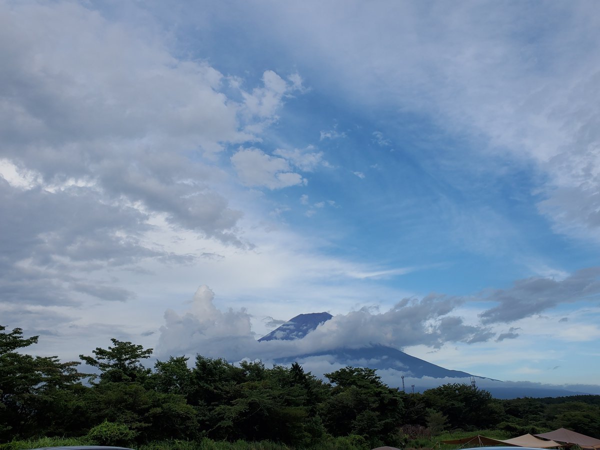ratatata_ff14's tweet photo. やっと富士山見えた https://t.co/ugxPvH5zFU