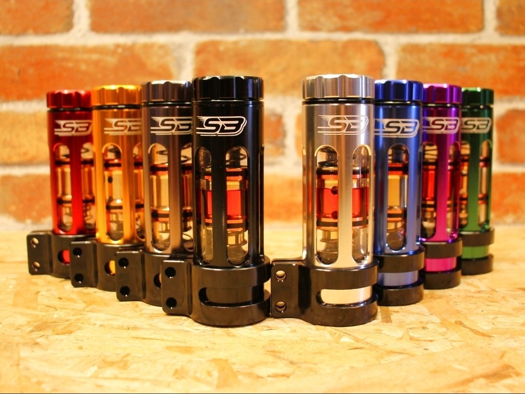Partyup11's tweet photo. マスダンパーをカブC110にも装着。
フロントは12Φアクスル汎用ブラケット。
リアはグリファスノーマルフォーク用ブラケットがリアサスの下側に装着できます。
12Φアクスル車は12Φ汎用で装着できる場合が多いですが店頭でフィッティングも可です。
https://t.co/JdIrwytvZa
#SavageBull
#カブ
#C110 https://t.co/spNJe8vQR8