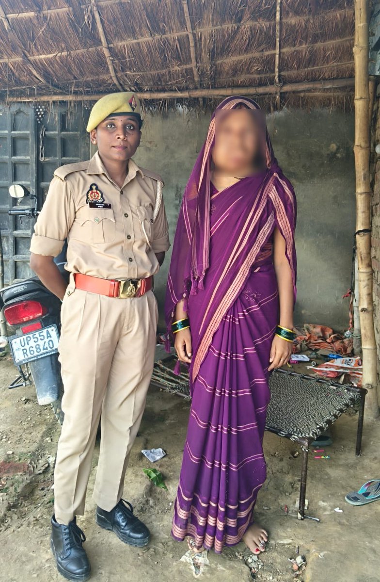 siddharthnagpol's tweet photo. #SSP_SDR के निर्देशन मे कम्युनिटी पुलिसिंग अभियान के तहत थाना चिल्हिया कम्युनिटी पुलिस टीम द्वारा थानाक्षेत्र के ग्राम चिल्हिया में वरिष्ठ नागरिकों व दिव्यांगजनों के साथ गोष्ठी का आयोजन किया गया ।
#UPPolice
#CommunityPolicing https://t.co/wrJAxEPbgX