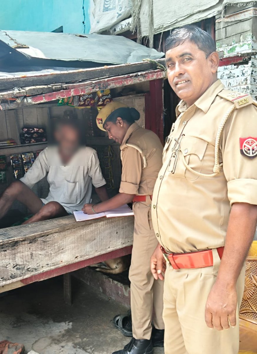 siddharthnagpol's tweet photo. #SSP_SDR के निर्देशन मे कम्युनिटी पुलिसिंग अभियान के तहत थाना चिल्हिया कम्युनिटी पुलिस टीम द्वारा थानाक्षेत्र के ग्राम चिल्हिया में वरिष्ठ नागरिकों व दिव्यांगजनों के साथ गोष्ठी का आयोजन किया गया ।
#UPPolice
#CommunityPolicing https://t.co/wrJAxEPbgX