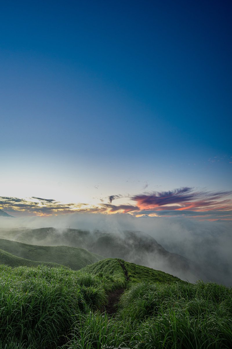 nao_k__'s tweet photo. 熊本県阿蘇市 大観峰
阿蘇の夜明け

今日は 令和8年8月8日
世界が平和でありますように🙏 https://t.co/wnYZH2Umh9