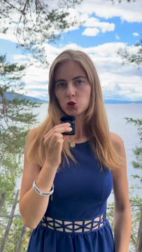 alainr69's tweet photo. Emma Fourreau, la politique qui utilise toutes les techniques des influenceuses Tik tok ou Insta. Son compte X, dans ses médias, est truffé de photos d'elle. Aucun doute elle s'aime, son égo est surdimensionné. Elle à Cuba dans un safari digne des visites de villages potemkine, elle dans un salon de massage, elle jouant au baby foot, elle mangeant une tarte aux fraises, elle près d'une plage en Albanie, elle en Norvège...etc... Le message on s'en fout pourvu qu'on la voit. 
Cf le tweet de @FrancoisCame ci-dessous qui a recensé le nombre de photos et vidéos en 1 mois.