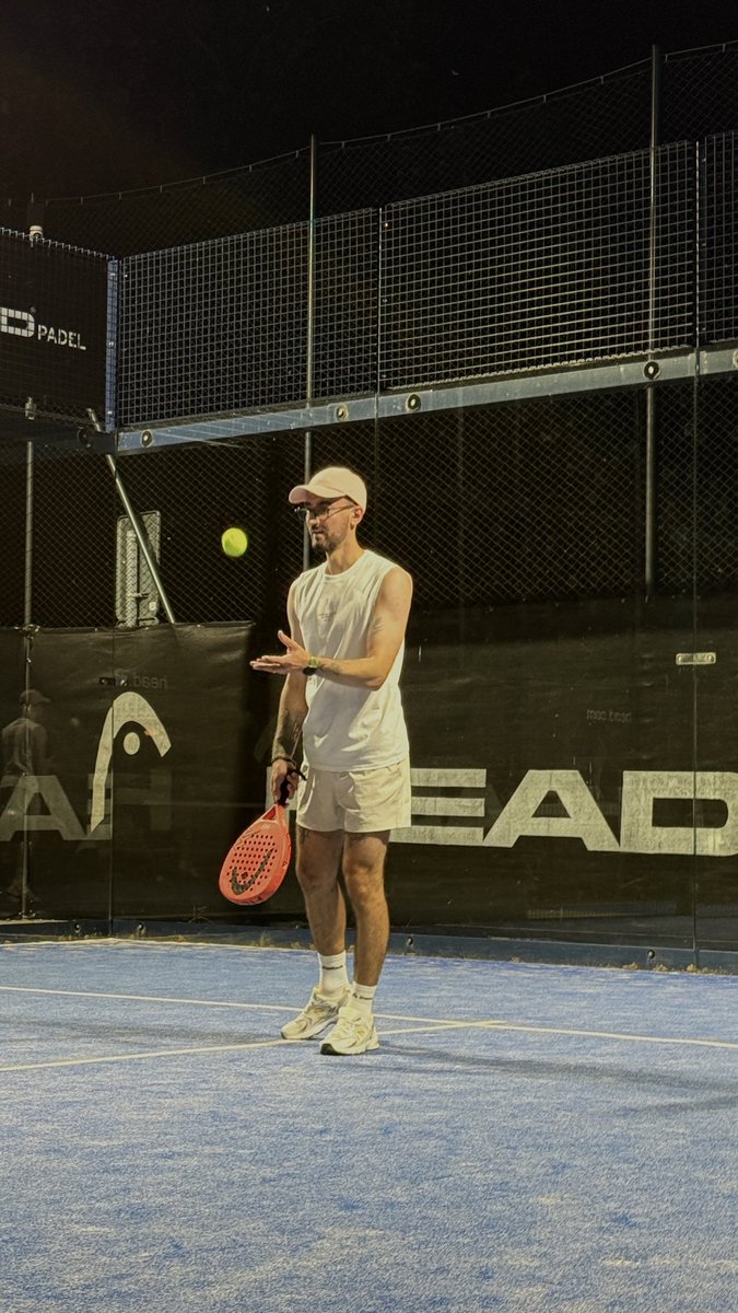 alechandro_boy's tweet photo. 🏸✨ https://t.co/7yx3ovcIe9