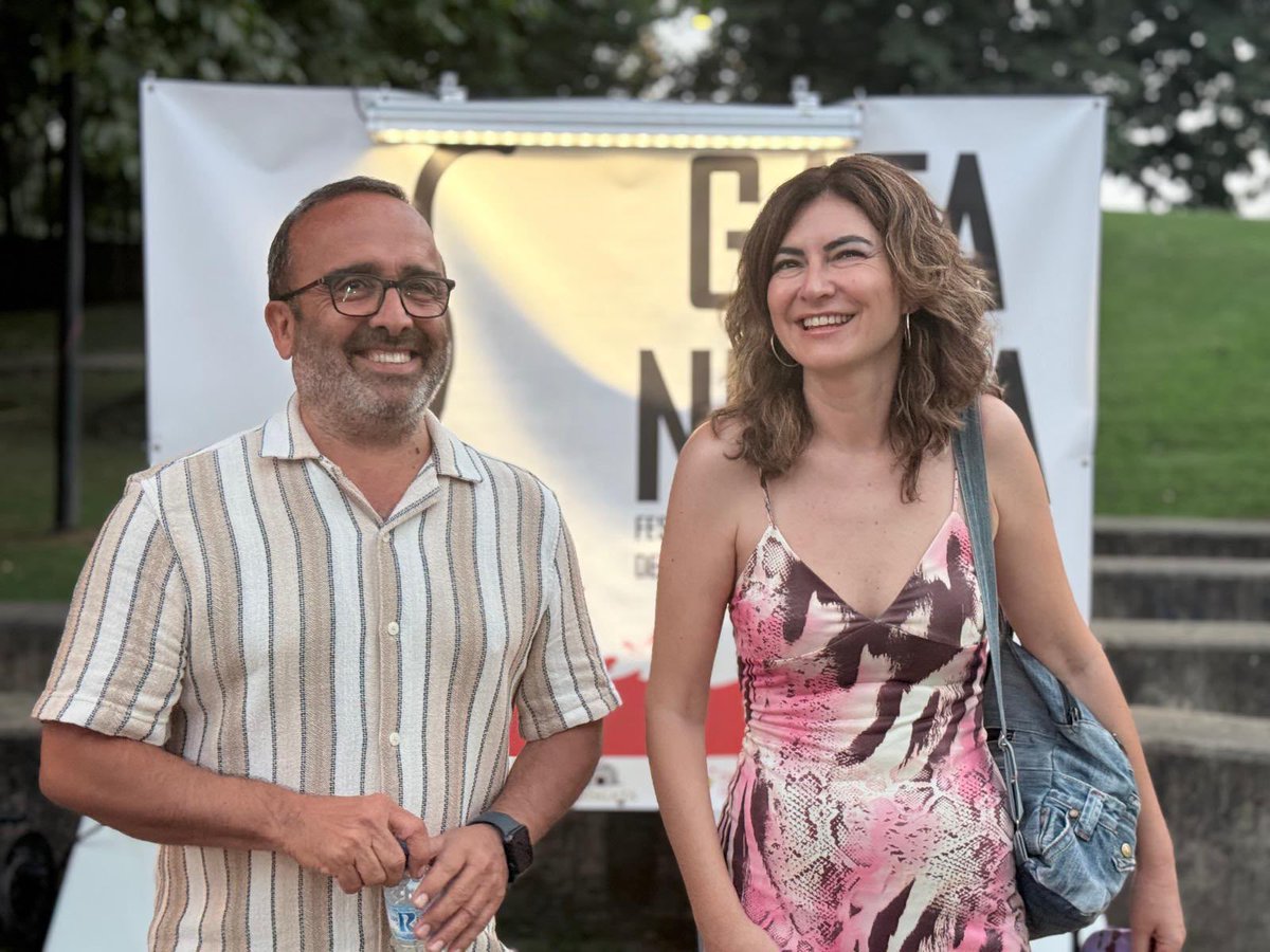 DiputacionCC's tweet photo. 📚 La Sierra de Gata se convierte en escenario de la novela negra.

El presidente de la Diputación de Cáceres participa en el VI Festival Gata Negra.

🌿 Cultura que dinamiza nuestros pueblos y genera oportunidades.

#FestivalGataNegra #DiputaciónDeCáceres https://t.co/TFNgl4XgxJ