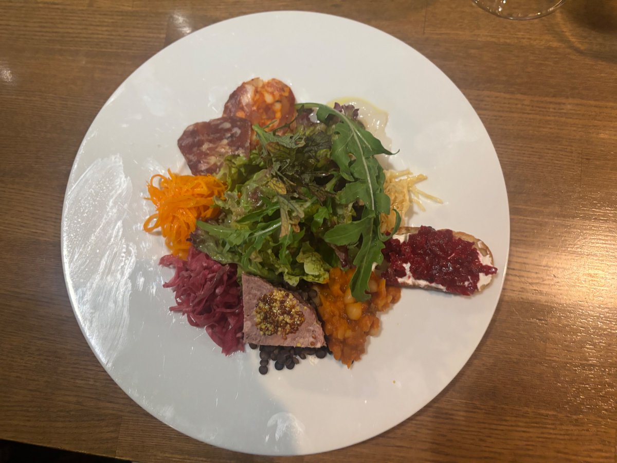 Recpt_Neighbor's tweet photo. 京都は東山。苑というお店のランチ、これでもかと言うほど満足度が高かった。これが5,000円は価格破壊だと思う。東京よりも関西の方が外さないはあながち間違いじゃないのかもしれないな https://t.co/x1Zkrh5Hv5