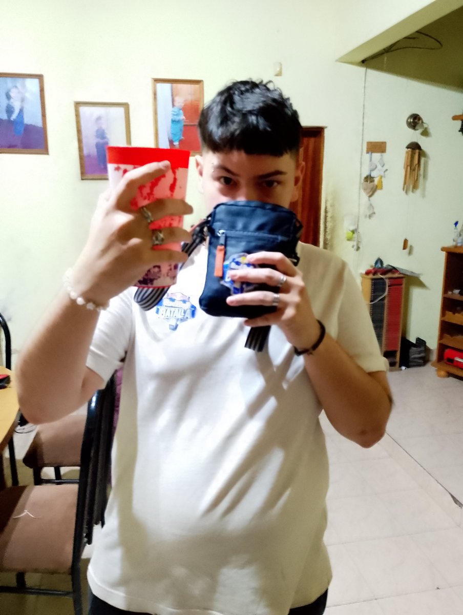 Blessongo's tweet photo. La Bianca es la peor persona q puede existir https://t.co/u6HAJL4IWv