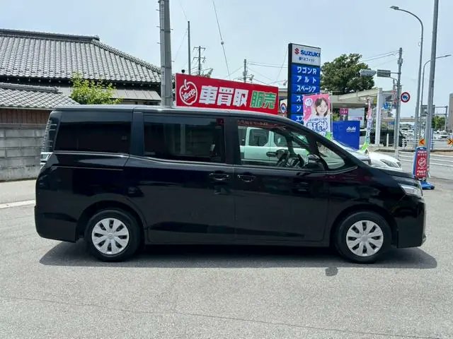 carnestke's tweet photo. SHIP DIRECTLY WITH US AND SAVE!
2019 TOYOTA VOXY X 2000CC PETROL CVT

CIF: KES 1,633,450
DUTY: KES 741,118
CLEARANCE: KES 70,000
TOTAL: KES 2,444,568

With only 30% of the CIF Value (KES 490,035) you have the unit shipped
https://t.co/2auHIZ2Tkj

#carnest #carImport https://t.co/QSZjkHwPRg