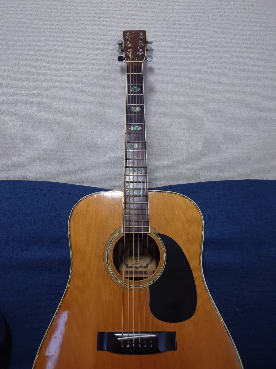 crowclaw8's tweet photo. 弦張り替えた
ギター自体もだいぶ古くなってきたなぁ https://t.co/I6sXXiJ2A1