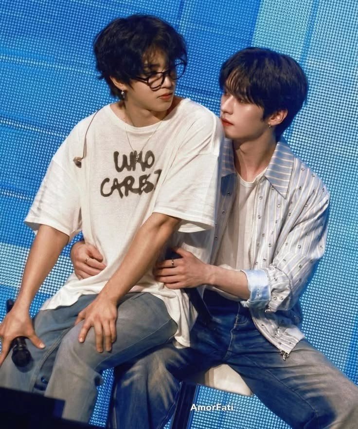 pinkhoonoo's tweet photo. @parksvnqhoon Aku penumpang kapal berat minsung🫪 dan aku mulai naik kapal sunsun soal nya gaya flirting mereka sama2 bikin salting😭 makanya aku jadi 100% percaya one day sunsun bakal jadi se obvious minsung yang sekarang🥰
© pinterest https://t.co/Iz2qeju70k