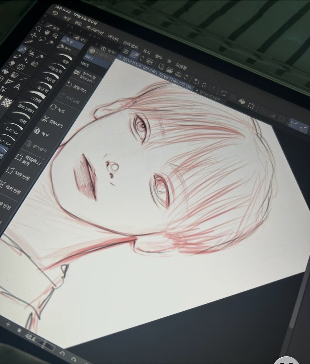 qqud_c3's tweet photo. 그림계가 있는데 아직 아무것도 안올렸거든요!!
연습으로 뭐 그릴지 추천받아요! 
남캐였으면 좋겠어요~ https://t.co/EVz7sFs0RQ