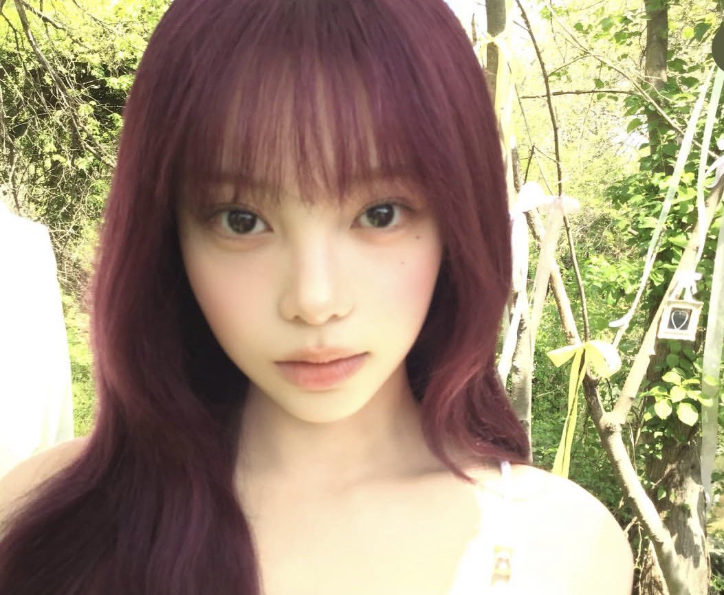 Tovsvj's tweet photo. 이안이 뭐임..? 보라머리 소화하는애 나 첨본거같애
아이라인 안뺀거같은데 오히려 고양이 느낌난다 https://t.co/RrfoMx8goV