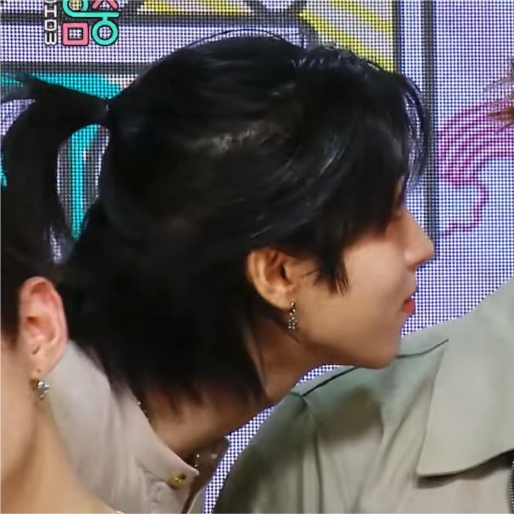 neowwie's tweet photo. and if i said this was in my top 3 looks from him i love the ponytail so much he's the cutest <3 https://t.co/DthTQE0R7D