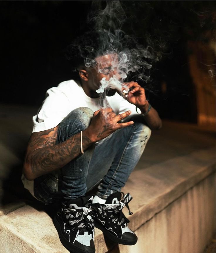 Fashionboy1st's tweet photo. Life couldn’t get any crazier, already prepared for whichever side of the sea the storm would take me. Long as i don’t lose my swag and my weed, my sanity is intact. https://t.co/1njeIzNKvL