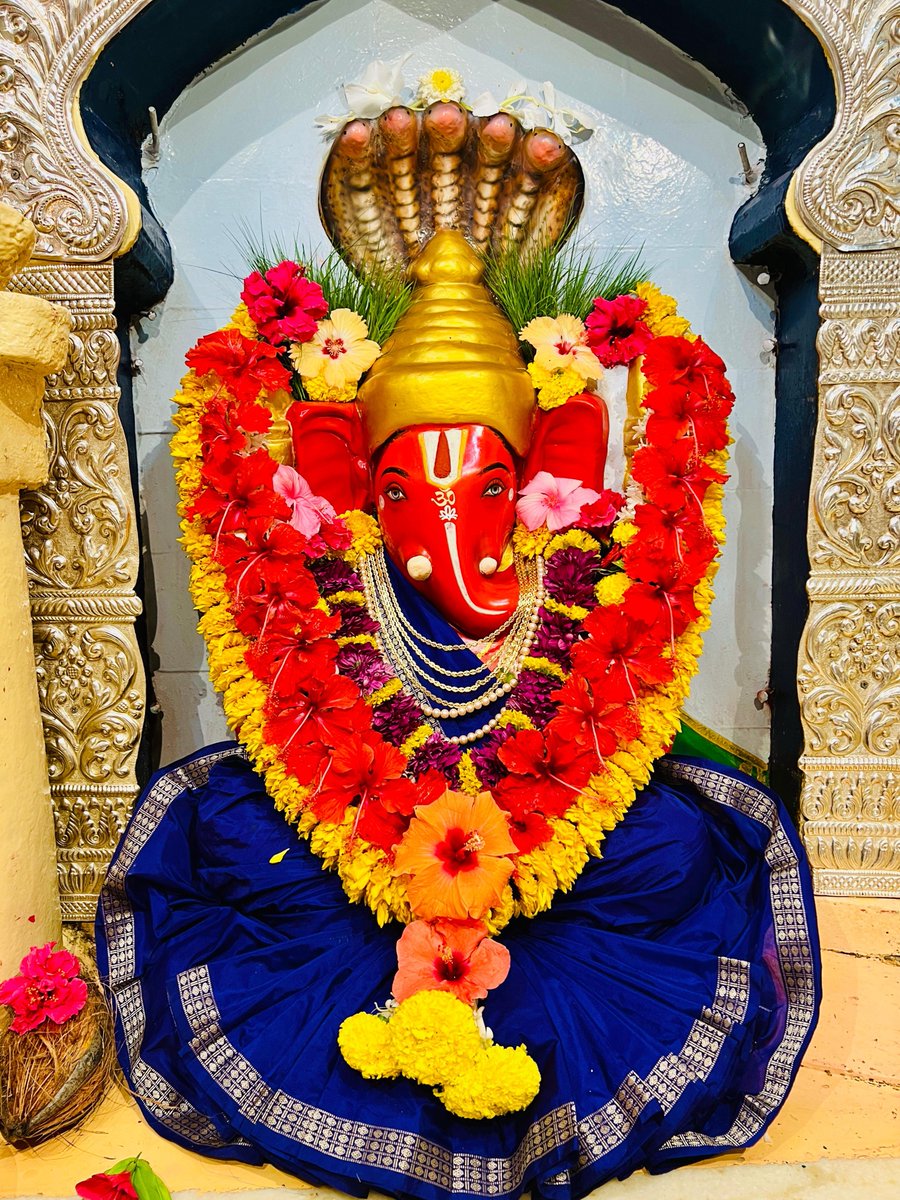 DEEP690's tweet photo. आज शनिवार आषाढ कृष्ण दशमी दि. ०८ ऑगस्ट २०२६ रोजी श्री सिद्धिविनायक मंदीर, *(ओढ्यावरील श्री सिद्धीविनायक गणेश )* येथील श्री सिद्धिविनायक गणेशाची अलंकारीक पुजा ......🙏🏻

*ॐ गं गणपतये नम: ......*🙏🏻🙏🏻 https://t.co/HRANLcVU1R