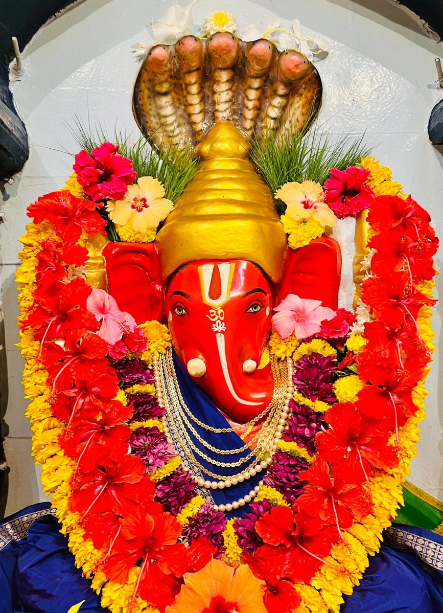 DEEP690's tweet photo. आज शनिवार आषाढ कृष्ण दशमी दि. ०८ ऑगस्ट २०२६ रोजी श्री सिद्धिविनायक मंदीर, *(ओढ्यावरील श्री सिद्धीविनायक गणेश )* येथील श्री सिद्धिविनायक गणेशाची अलंकारीक पुजा ......🙏🏻

*ॐ गं गणपतये नम: ......*🙏🏻🙏🏻 https://t.co/HRANLcVU1R