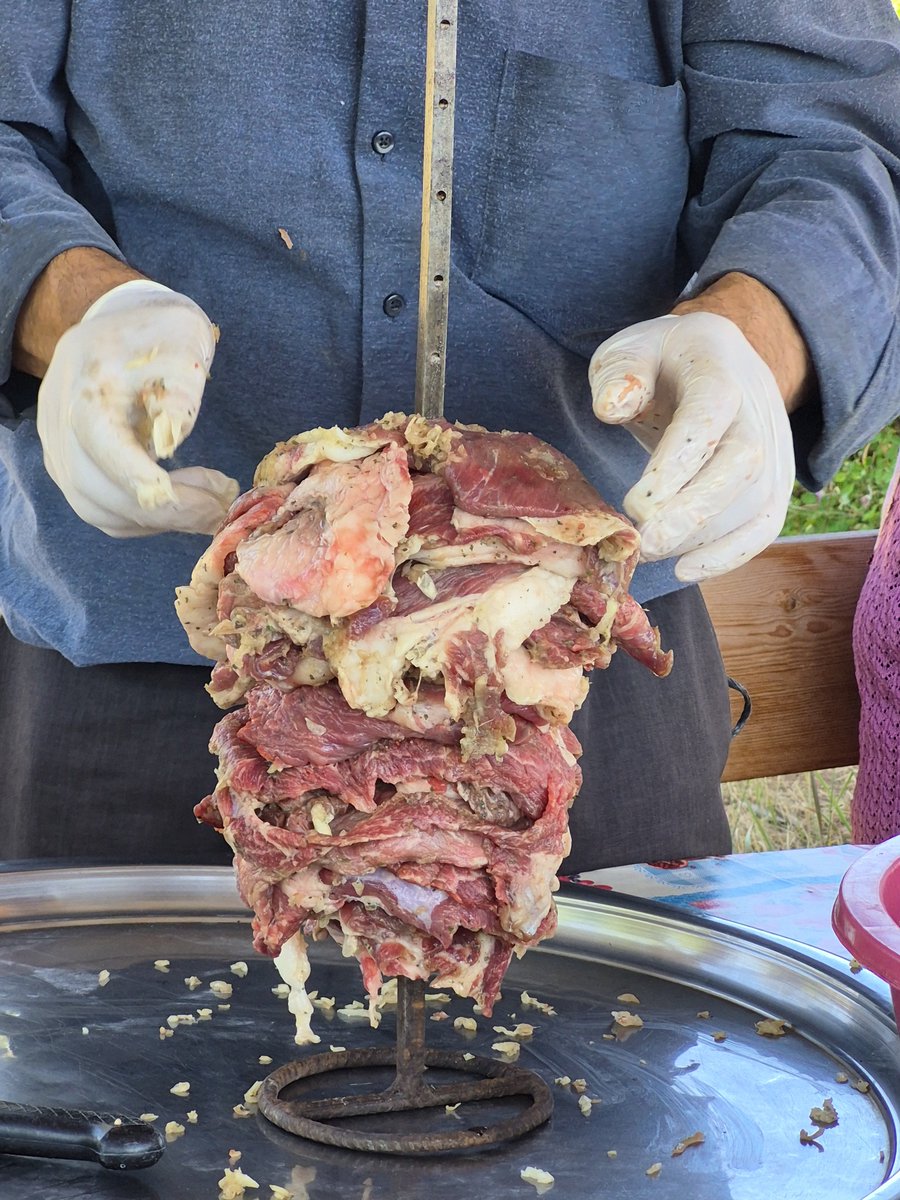 keskineyeljner's tweet photo. Dedem bize cağ döner yapıyor.
08.08.26 https://t.co/BjhC3IQqlN