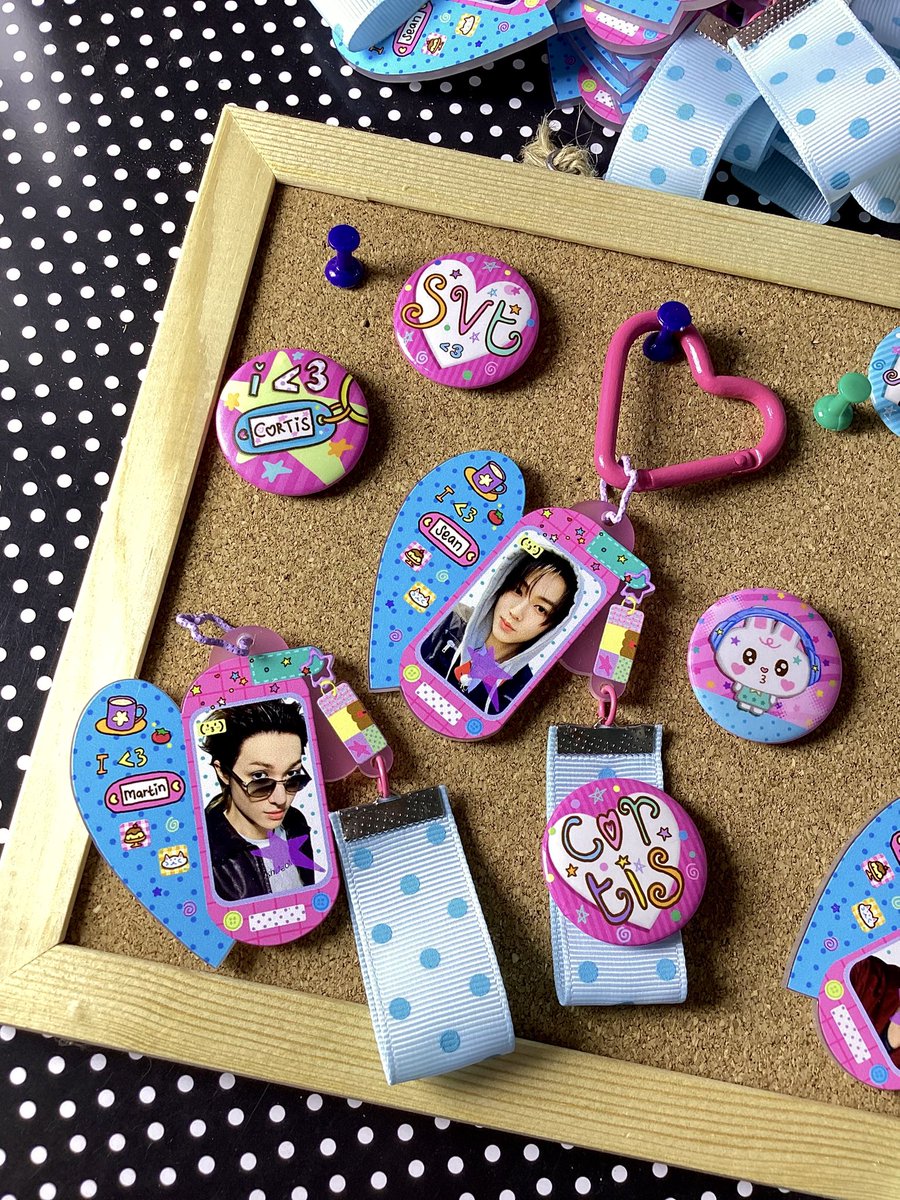 _delicats's tweet photo. hi, besok atau lusa aku open po lagi yaaa untuk desain-desain keychain ini yaa :D 

ada pin, stickerbook, dan sticker group jugaaa. keychain avail svt, cortis, lngshot, bnd, tws, kiiikiii, h2h, nct wish. bisa custom bebas foto siapa aja. drop ur @ kalau mau ditag yaa 💓⭐️🍎 https://t.co/hgKkp7LDWX