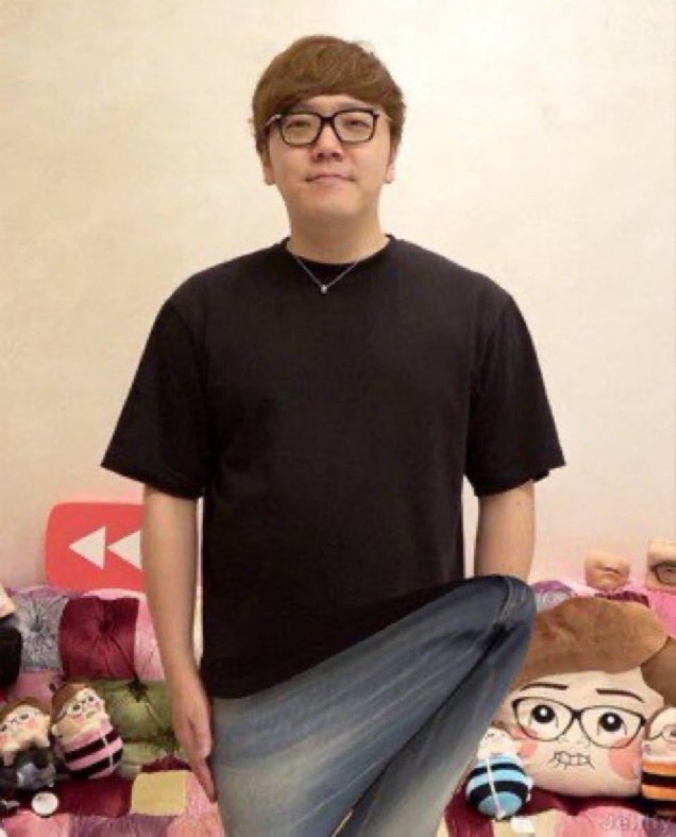 KIRE_KIN's tweet photo. 歯医者で自ﾌﾞｰﾝの頭に担当のお姉さんの胸が当たって https://t.co/ZrhN1QP2Cu