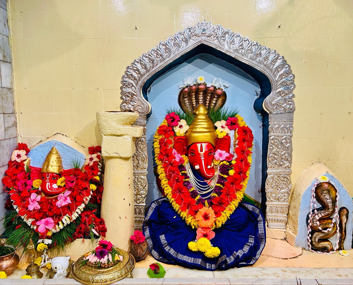 DEEP690's tweet photo. आज शनिवार आषाढ कृष्ण दशमी दि. ०८ ऑगस्ट २०२६ रोजी श्री सिद्धिविनायक मंदीर, *(ओढ्यावरील श्री सिद्धीविनायक गणेश )* येथील श्री सिद्धिविनायक गणेशाची अलंकारीक पुजा ......🙏🏻

*ॐ गं गणपतये नम: ......*🙏🏻🙏🏻 https://t.co/HRANLcVU1R