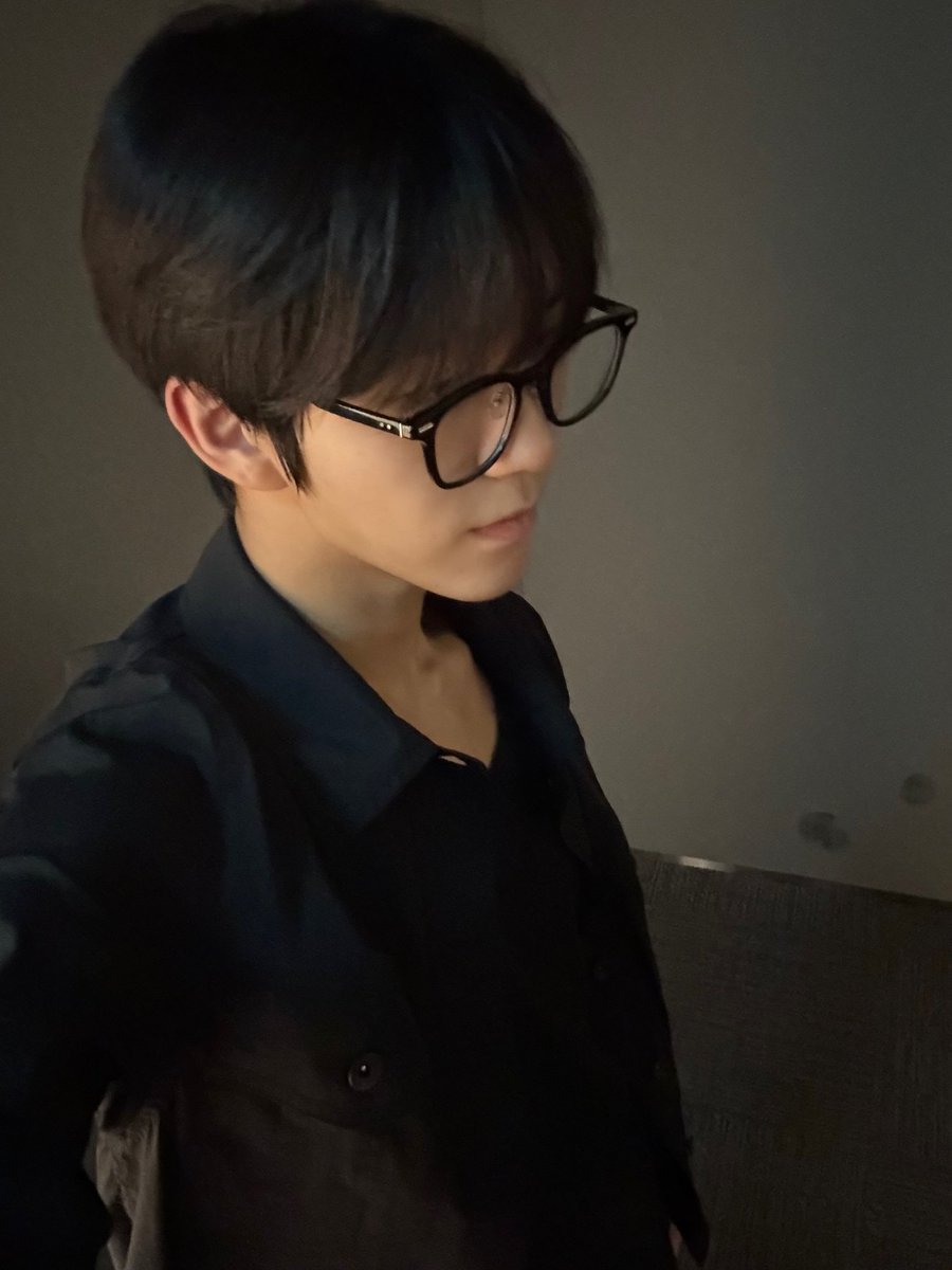 adoreiku's tweet photo. ganteng banget.. aku naksir.. aku mau jadi istri kamu.. kamu mau gak jadi suami aku… https://t.co/wpG50iIlPn