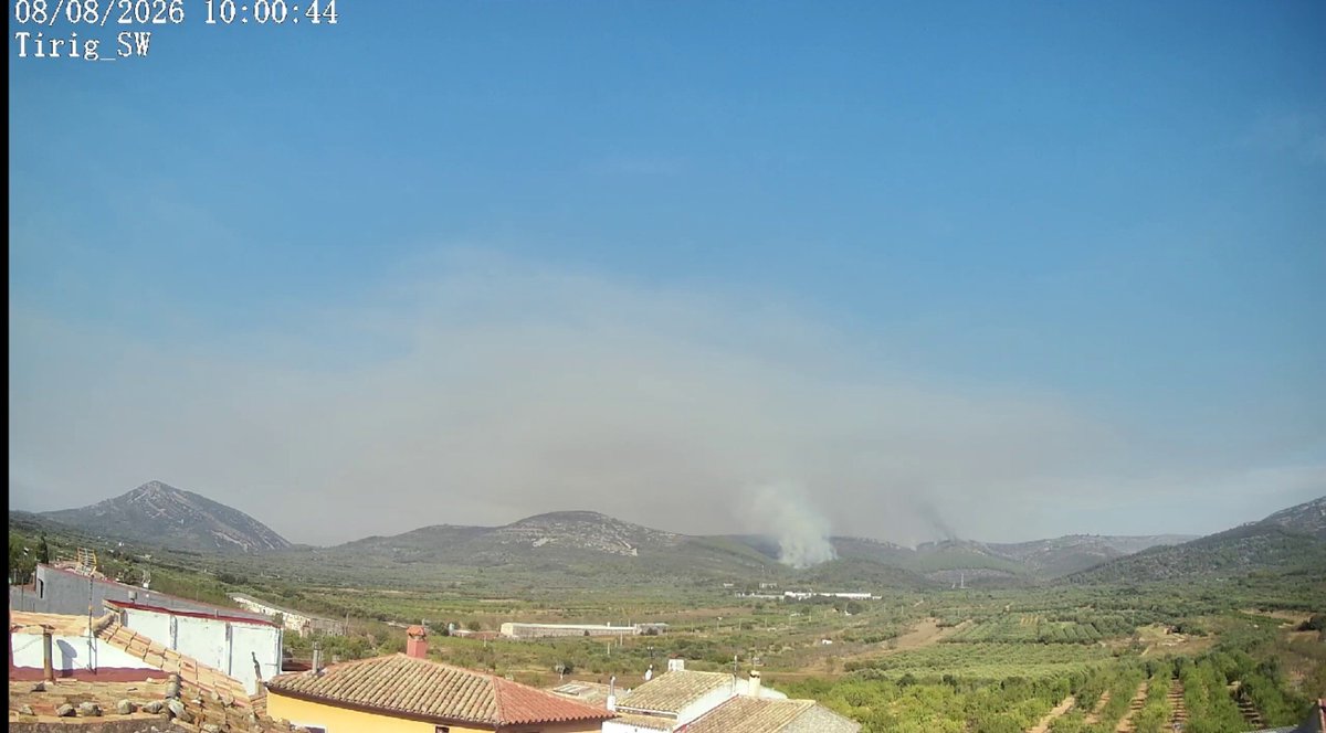 CurritoMartel's tweet photo. Incendi de Tírig #IFTírig a través de la webcam de @avamet https://t.co/sWdeNRpl74