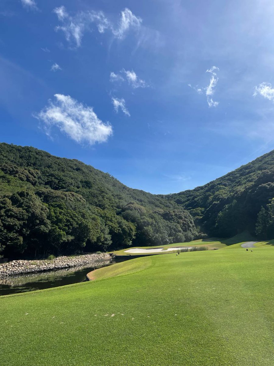 gto2002's tweet photo. いなみカントリークラブフジへ行ってきましたー⛳️
今日も暑かったけど…なんと今年のベストスコアを更新🎉
この猛暑の中で結果が出せたのは嬉しすぎる✨汗だくになった甲斐がありました！やっぱりゴルフは最高🔥

​#いなみカントリークラブフジ #ゴルフ #ベストスコア更新 #ゴルフ男子 #和歌山ゴルフ https://t.co/mj1PxZZXTK