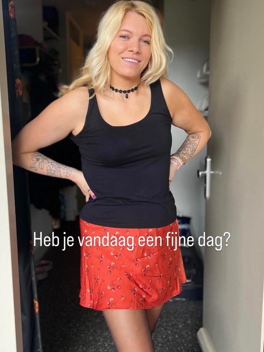 Marsonlarson's tweet photo. Ik ben zo moe... zelfs koffie helpt niet 🫩

Wil je met me naar bed?! 🤭 https://t.co/XAuLrdFTlh