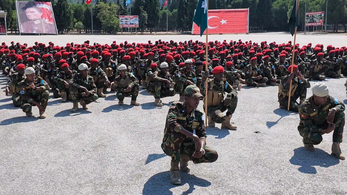 SONNALIVE's tweet photo. .@SNAForce’s Ground Forces Commander Brig. Gen. Sahal Abdullahi Omar and Turkish Land Forces Commander Gen. Metin Tokel today concluded advanced training for the 21st Brigade, 1st Division of #Somalia’s Gorgor Commando Forces in Manisa, #Türkiye. The brigade is the first complete Gorgor unit to undergo training together at the same time and location.