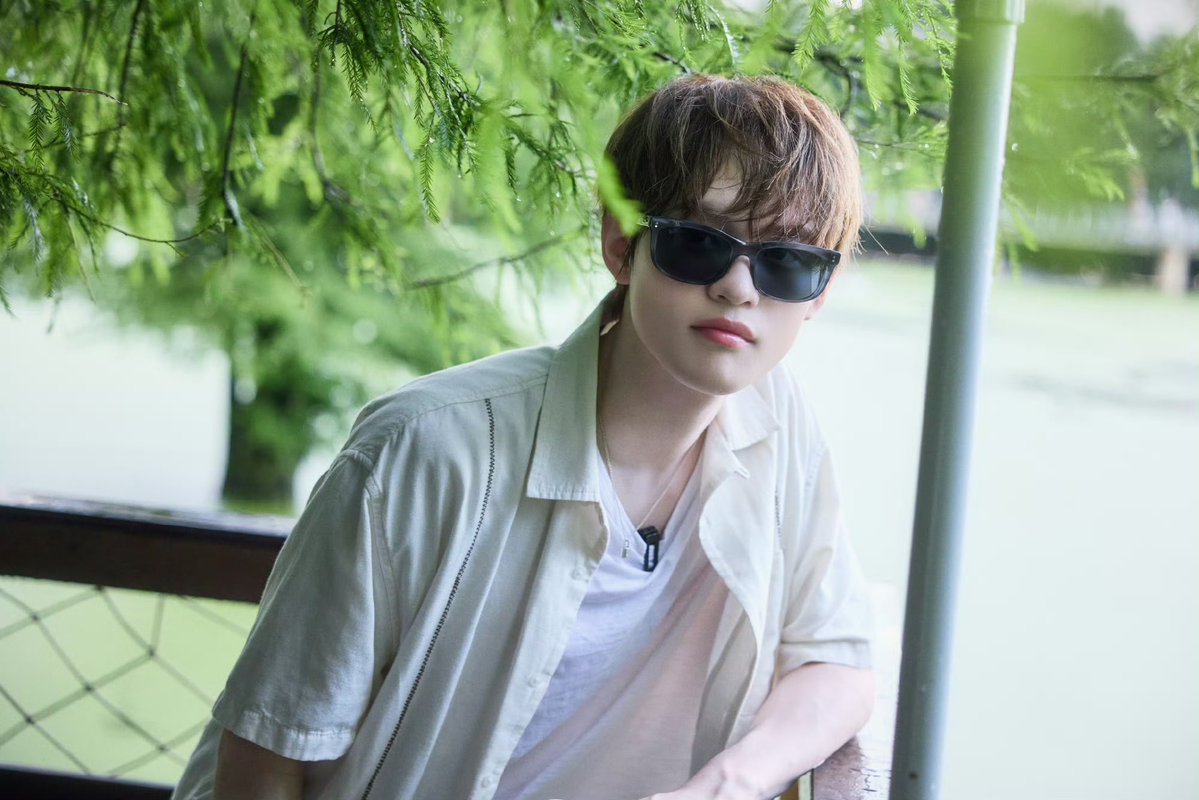chenleveerse's tweet photo. chenle weibo update 🩵

“stealing half a day of leisure to take my first stroll around qingshan lake 🌿
just a little photo dump to save ✌🏻”

🔗 https://t.co/rfOLpo69bL
#천러 #チョンロ #钟辰乐 #辰乐 #CHENLE https://t.co/ndUhhhIBB4