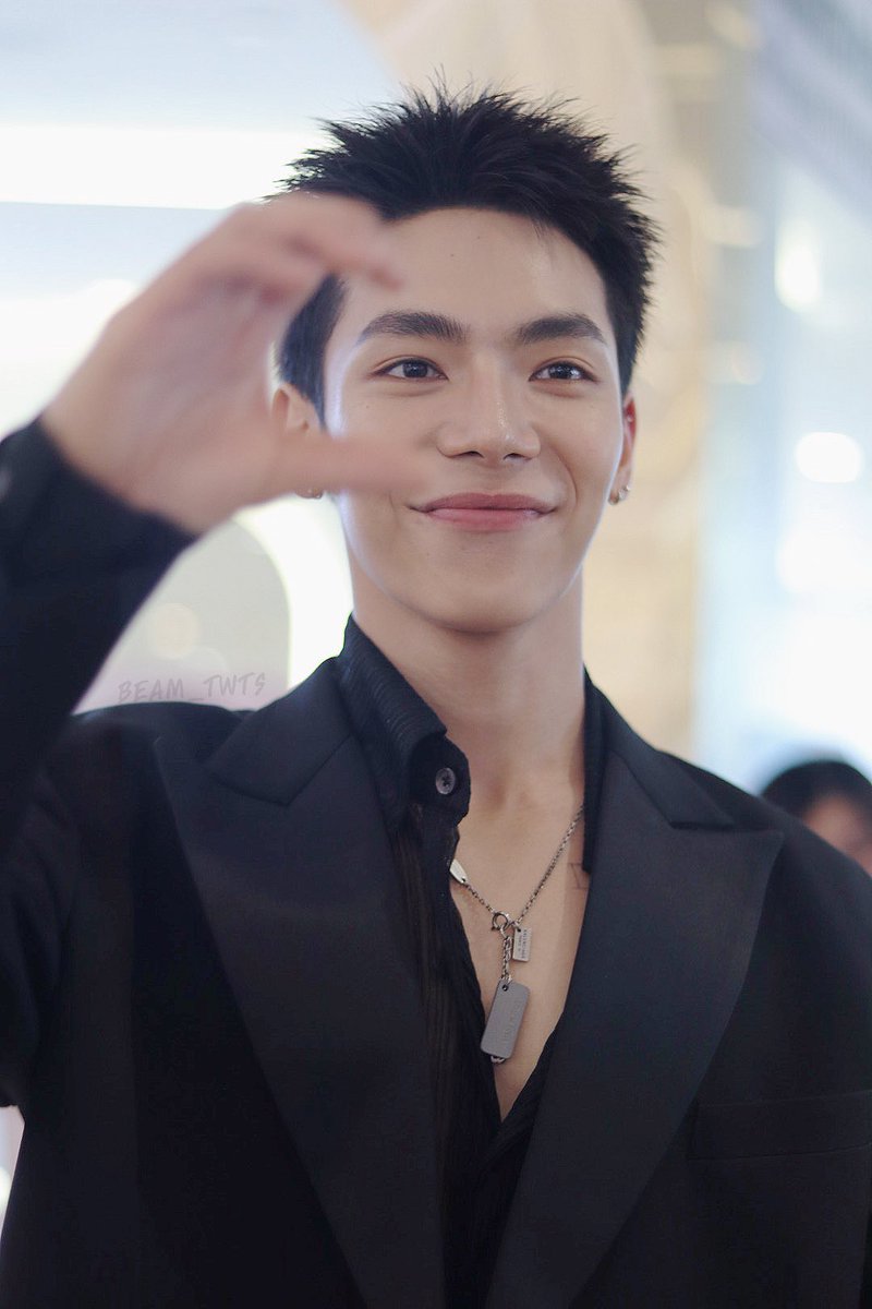 sunflowmb's tweet photo. ไม่เคยเข้าใจยิ้มปลากระเบนพี่เจ็ทจนวันนี้ 🫠
#ATLASth #ATLAS_t #JetATLAS https://t.co/2MEWMzPcRA