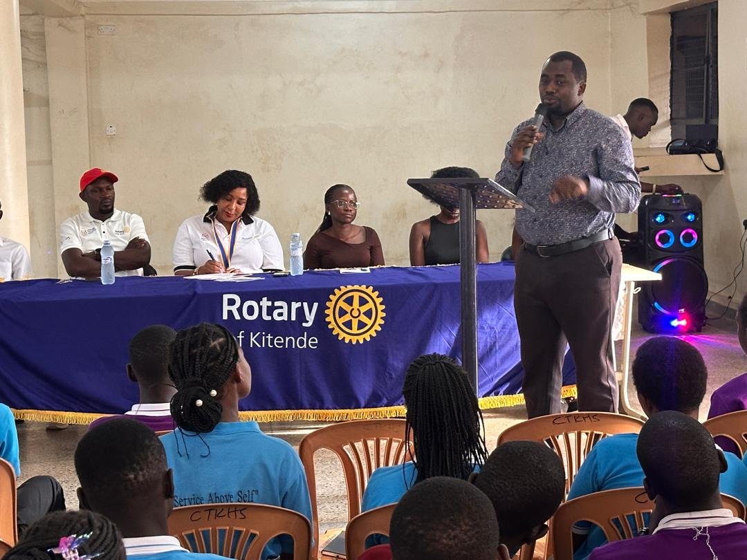 Rotaractkitende's tweet photo. Yesterday the Rotaract Club of Kitende in formation  together with their mother club @RCKitende visited Christ the king High School Bweya where they officially launched their interact club. Wishing these young souls all the best as they begin this new journey
@serviceaboveself https://t.co/awFFZFsmrm