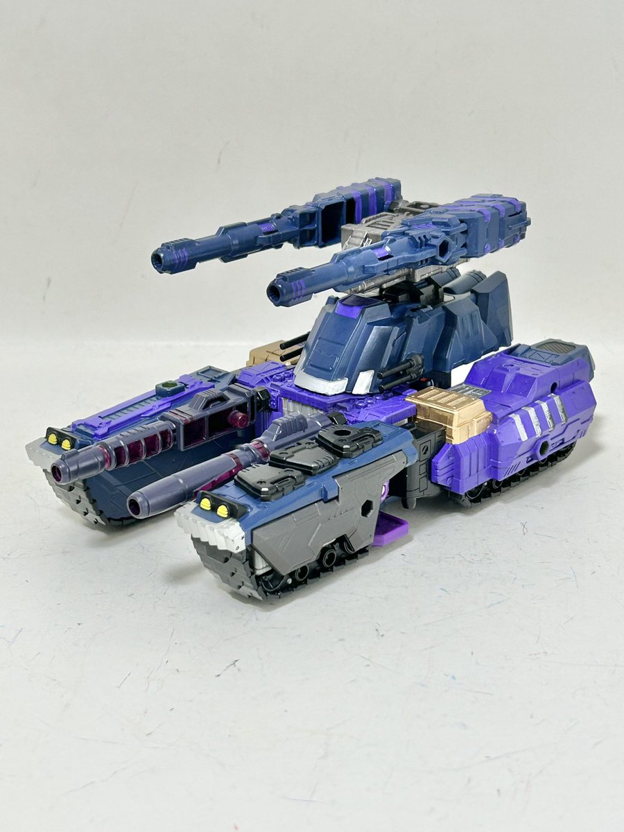 machine_great's tweet photo. ��ルマダユニバースのメガトロンを使ってターンを作ってみました！

#トランスフォーマー
#transformers
#カスタムTF
#リペフォ https://t.co/n6tDyzhDrN