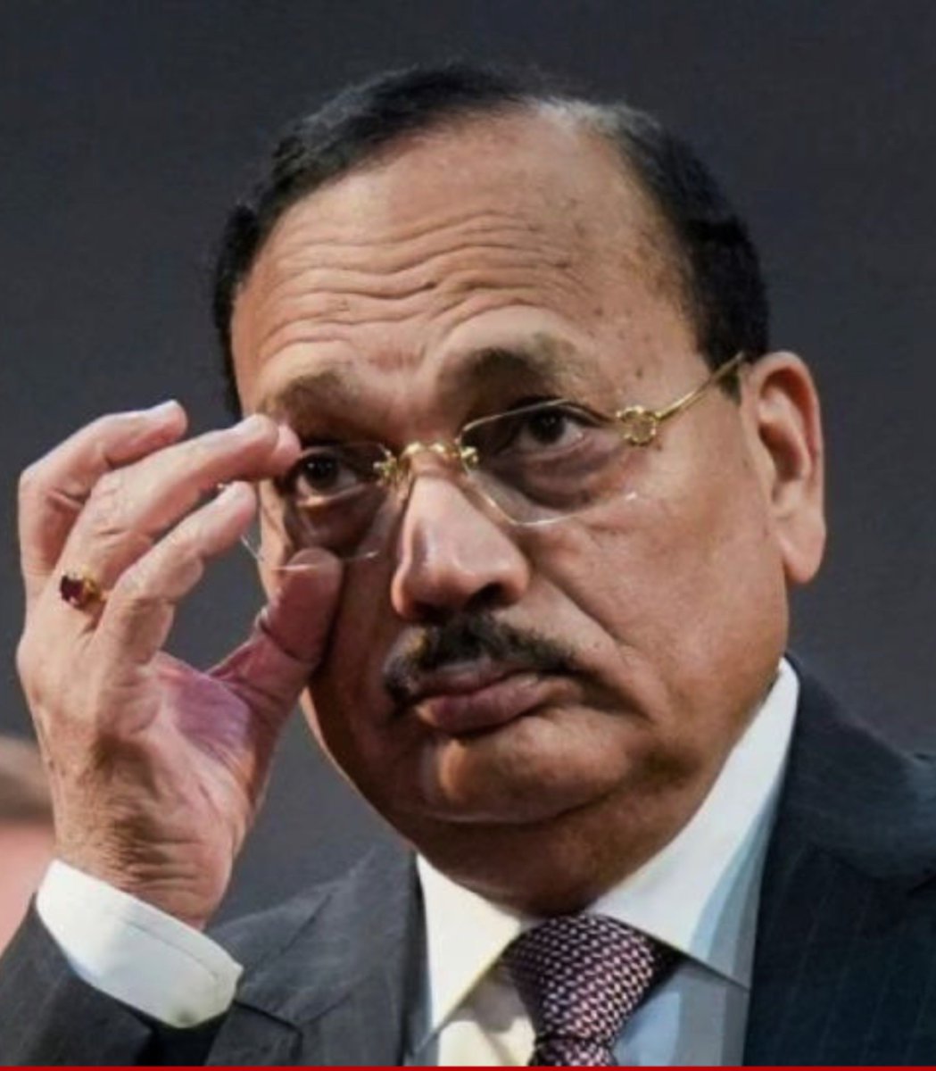 ambedkariteIND's tweet photo. There is a reservation system for SC/ST/OBC in India, but there is no constitutional reservation system in the appointment of High Court and Supreme Court judges.

Kunal Kamra was absolutely right when he called "The Indian Supreme Court is a Brahmin Baniya arbitration center.” 🔥🔥

The collegium system is a threat to representation and the credibility of the judiciary itself. It must be abolished. #AbolishCollegium