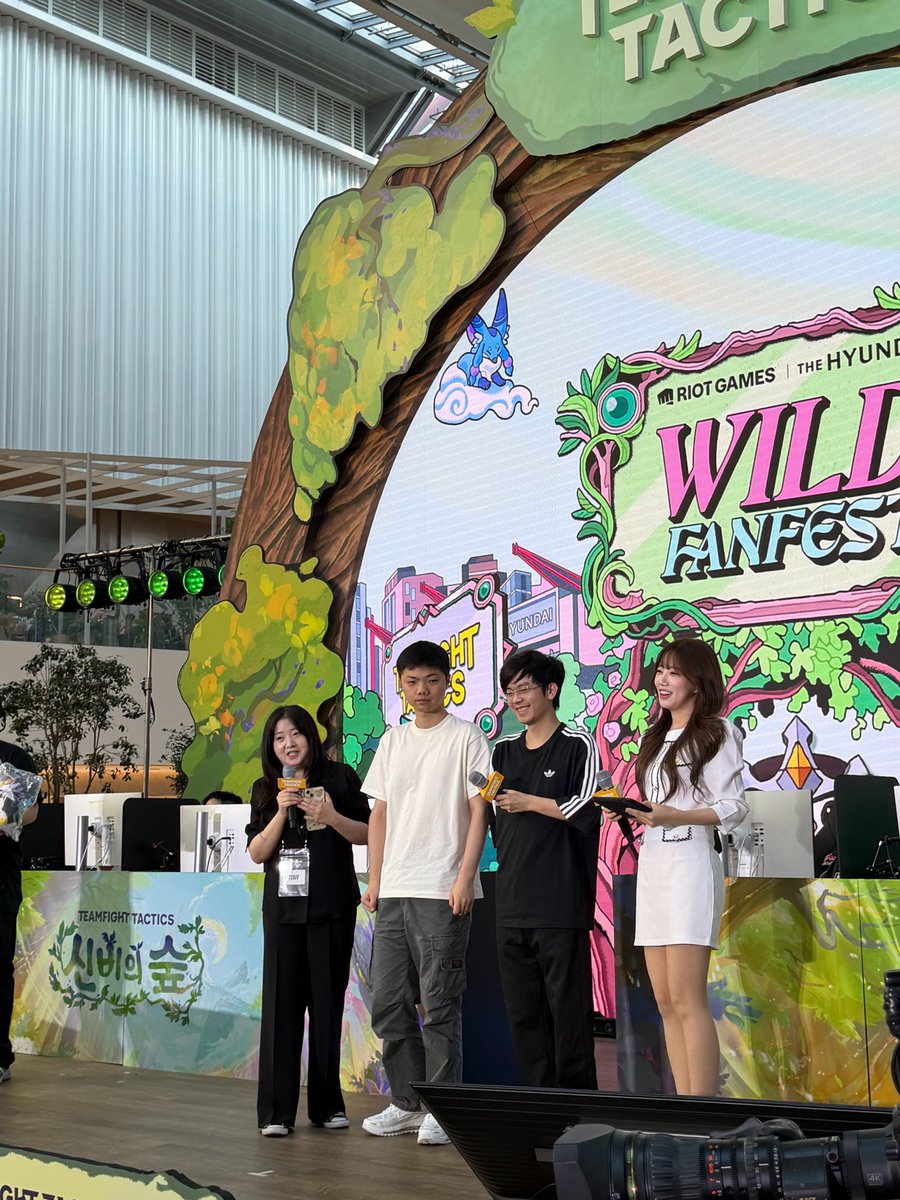 CompeteTFT's tweet photo. AUR Huanmie and AGAL LiTuChuan secure the Enchanted Wilds Showmatch win for CN! 🌳🏆 https://t.co/9YJwRLmv6p