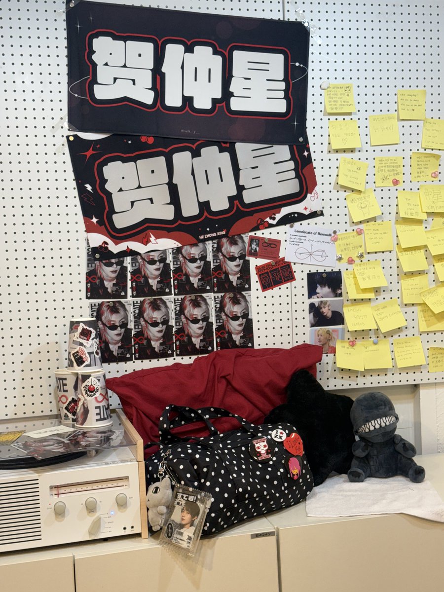 Z7_XING's tweet photo. 오랜만에 오프 ෆ
허중싱을 사랑하는 모임 짱… 
카페가 착하고 사람들이 이쁘세요 
#8_lemniscate https://t.co/Ad55TpzY3T