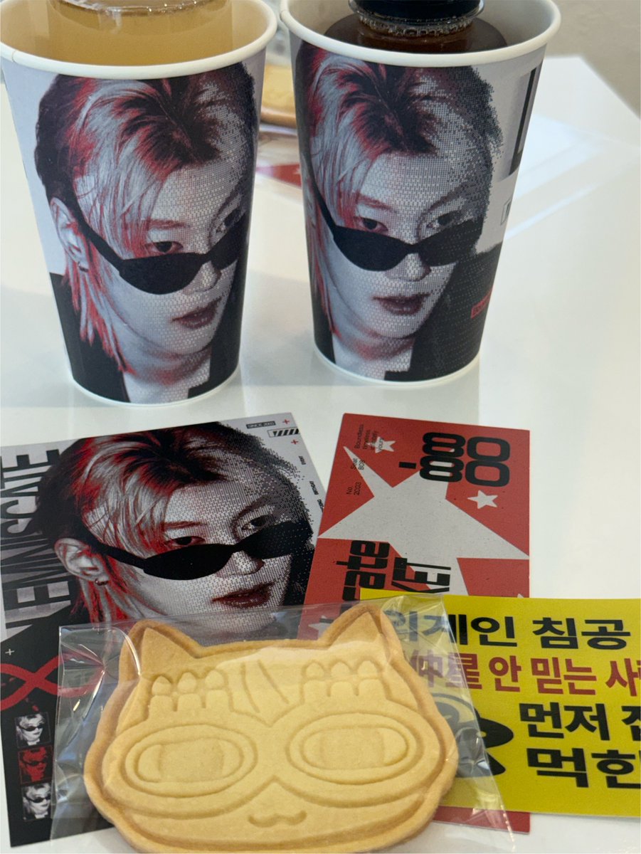 Z7_XING's tweet photo. 오랜만에 오프 ෆ
허중싱을 사랑하는 모임 짱… 
카페가 착하고 사람들이 이쁘세요 
#8_lemniscate https://t.co/Ad55TpzY3T