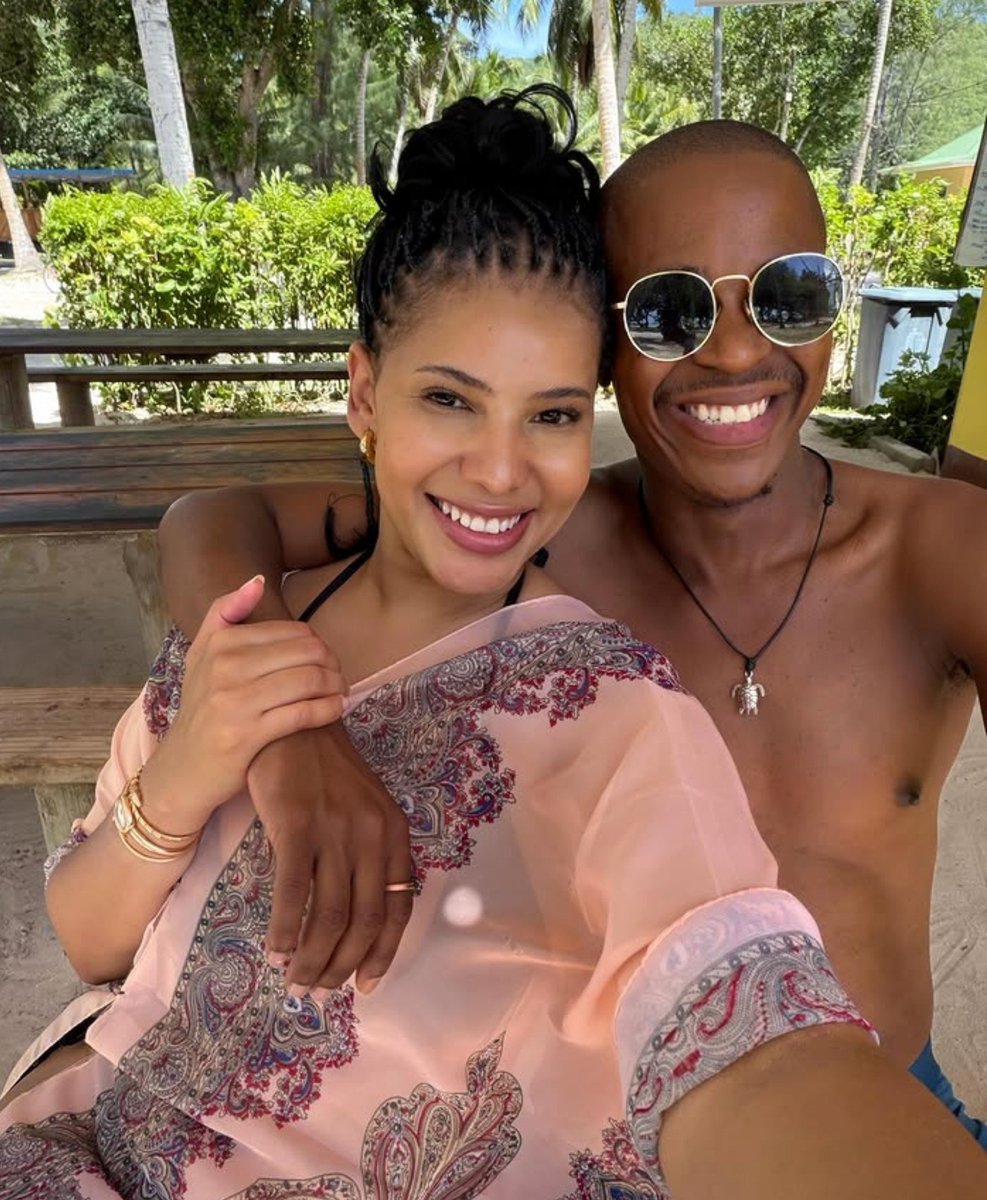 MkhwanaziTl's tweet photo. Thuli P and her man🔥 https://t.co/Y7FvOMmjFd