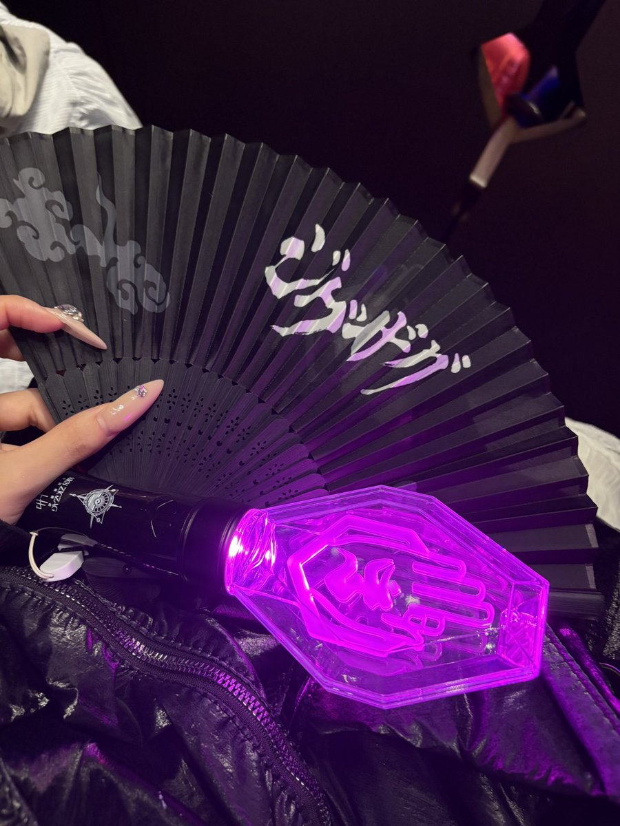 nano_zigzag__'s tweet photo. 先日誕生日でした🥂
残りの禊も全力で楽しみます👊🏻🎀 https://t.co/lFDFX6hu2e