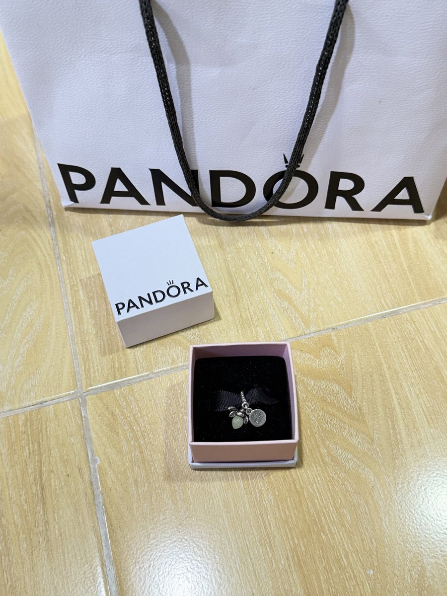 rxmrxm123's tweet photo. ส่งต่อชาร์ม pandora ค่า✨
- หิ้งห้อย 990
- มูชมคู่ 1,390
สภาพดีทุกชิ้นไม่มีตำหนิ มีกล่อง
#pandorath #ส่งต่อpandora #ส่งต่อแพนโดร่า #pandora https://t.co/LFweqQPJuV