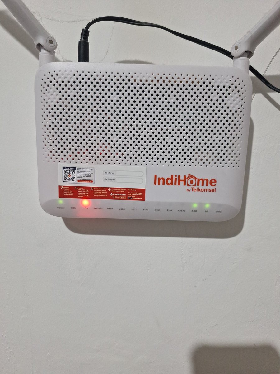 Dadanriel's tweet photo. @IndiHome @IndiHomeCare ini internet mati, kabel fiber optic nya, kepotong sama tukang bangunan, bisa dibantu ? https://t.co/Iq6e1zwcPk