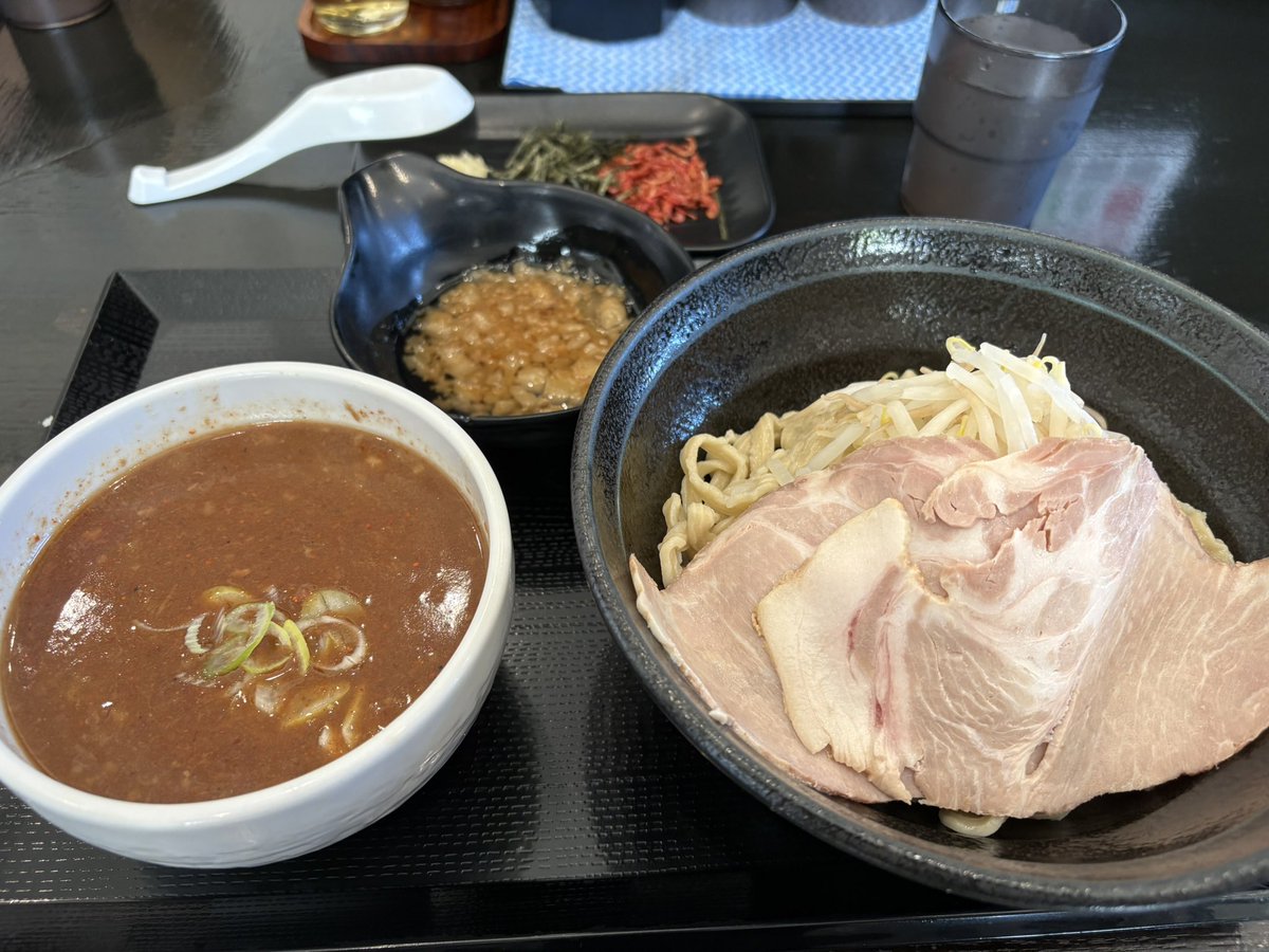 Ha__sshy's tweet photo. どでん
油で死にました https://t.co/0nOwujabaa