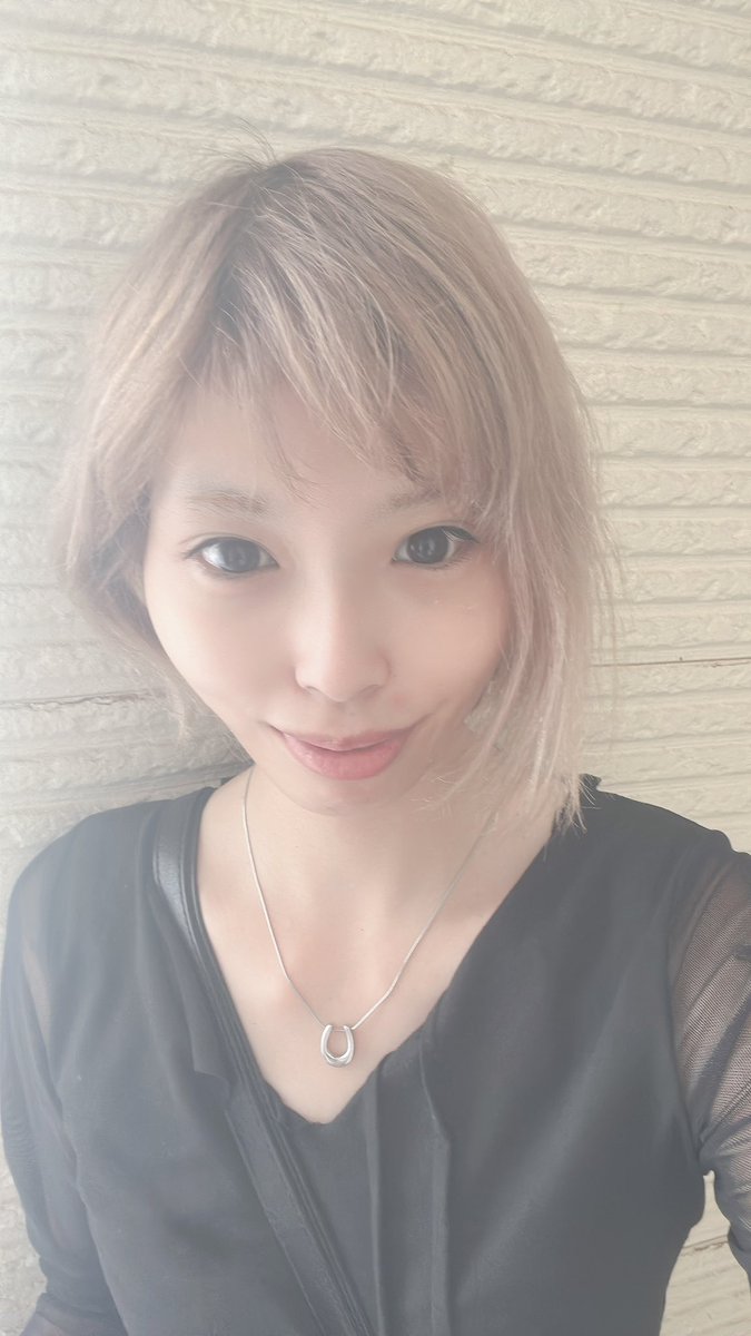 1964Yupi's tweet photo. 皆様、ご無沙汰しております🙇‍♀️

暑い夏の中お元気してらっしゃいますでしょうか？
私はバテながらも生きておりますよ✨

8月も入りました。今月もよろしくお願いいたします🙏

自撮りを撮る元気が出ましてやっとこさ💦
ニキビはお気になさらずご愛嬌で😅

熱中症などお気をつけてお過ごし下さい https://t.co/vUNK3w9Y5i