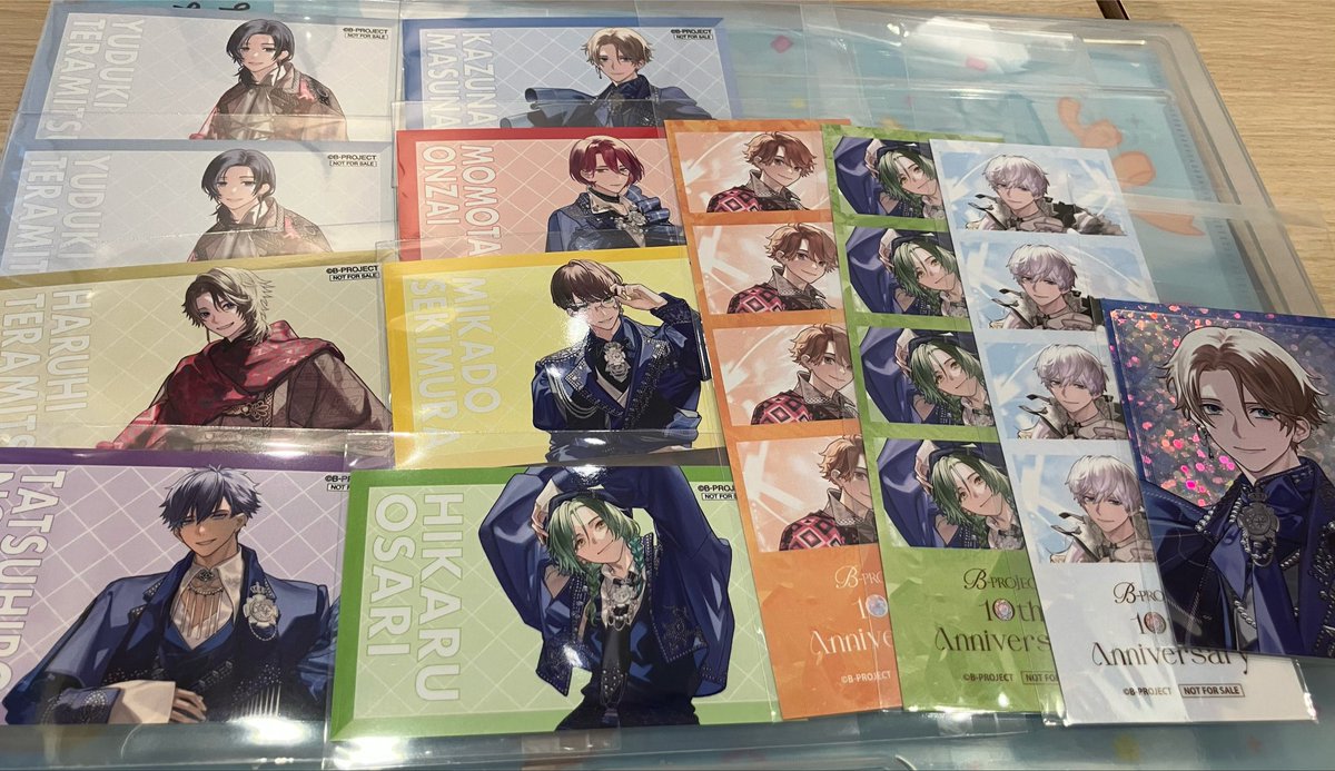 DPNPo's tweet photo. 【交換】B-PROJECT Bプロ motto cafe ホロカ 特典 ブロマイド しおり

【譲】ブロマ：増長 音済 唯月 遙日 釈村 野目 王茶利
しおり：北門 不動 王茶利
ホロカ：増長

【求】愛染

郵送 or 本日カフェ16:50〜の回終了後お手渡し。お気軽にお声掛けください。宜しくお願いいたします。 https://t.co/NrBLnrFlVF