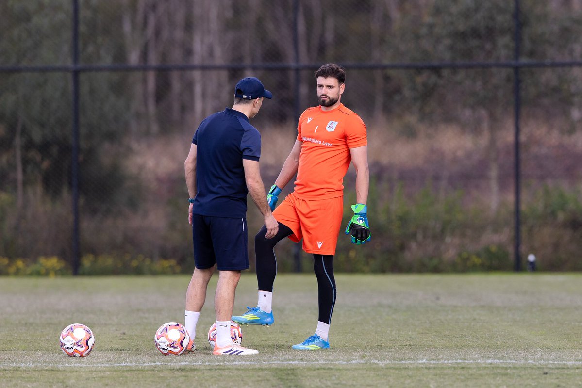apialeichhardt's tweet photo. Warm and ready to take on historic opponents ๐ญ๐บ๐ค๐ฎ๐น
Live in ten on the Football NSW YouTube ๐บ
#STGvAPL #NPLMNSW #ForzaAPIA ๐๐ฉต https://t.co/4lJpV4hXB5