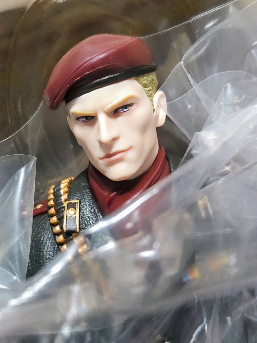 gamax2001's tweet photo. METAL GEAR SOLID Δのフィギュア届いた〜✨
本当にプライズなの！？　造形レベルがヤバイな✨
展示スペース無いから積みますかね😅
#GAMEPOWERED https://t.co/qGaJbBTSCv