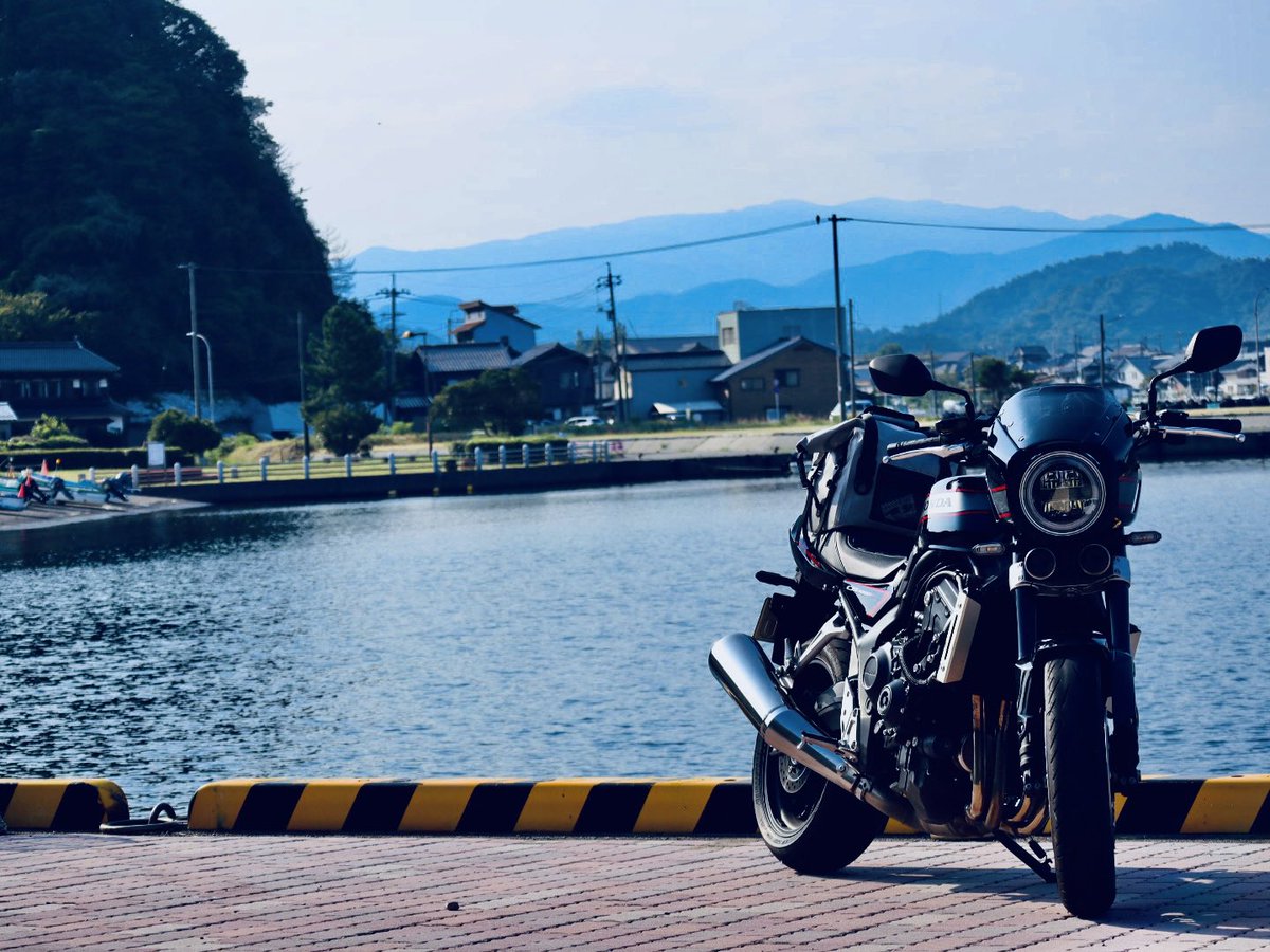 manmo0620's tweet photo. 鳥取ツーリング②
 
漁港とバイクも意外と合うと思う。

1枚目2枚目は、浦富海岸だけど3枚目は、どこだったかな〜🤔

#浦富海岸
#CB1000F https://t.co/CjT8Cwo3Pt