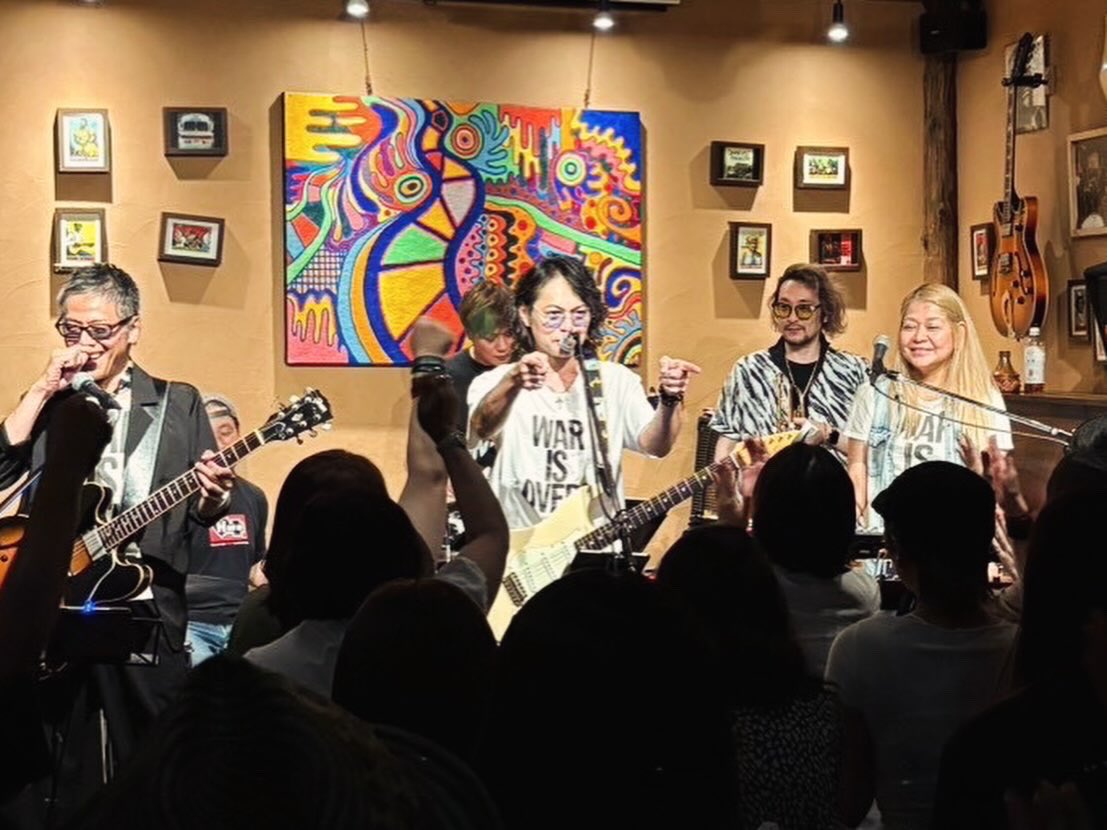 akikopianovocal's tweet photo. 桑名正博聖誕祭2026@music bar S.O.Ra
たくさんお客様ご来場いただき
ありがとうございました
今年も盛り上がりました！！！
桑名晴子さんも久しぶりにお会いできて嬉しかったです
次回 忌日祭10月26日です！ https://t.co/hWNRGHfD3Z