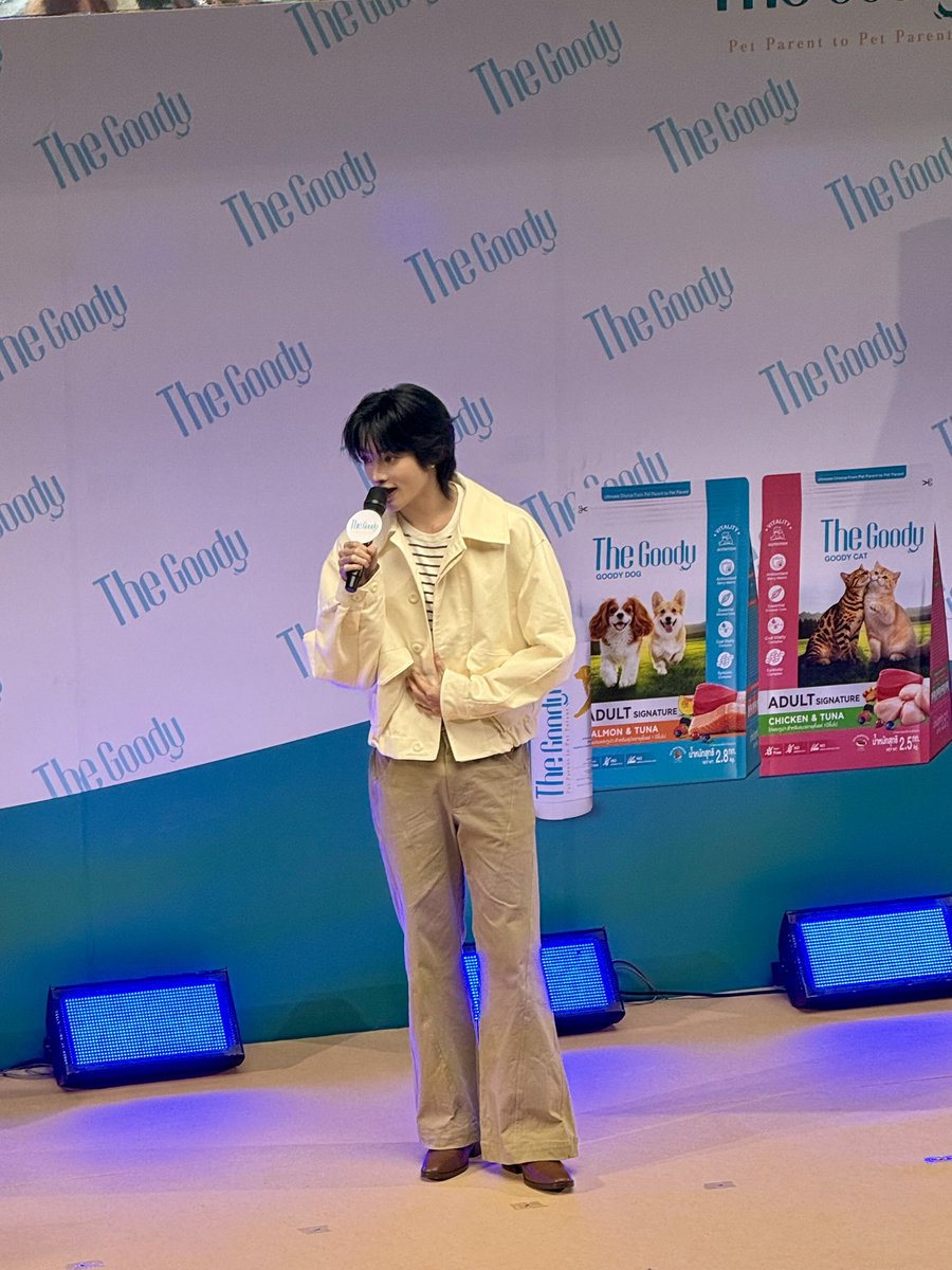 petnme_th's tweet photo. ☺️🫶🏻✨ Good vibe with #PeteReeonn 

#เพ็ทแอนด์มี #TheGoody #TheGoodyxTops #Tops #ท็อปส์ #PetnMe #เดอะกู้ดดี้หมาแมวหม่ำแล้วแฮปปี้ #พีทรีออน #pete_nvich #reeonn https://t.co/k090ETzccK
